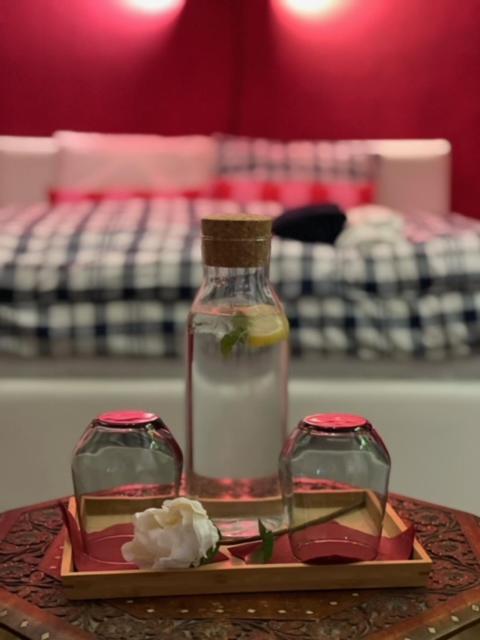 וילאך Hostel Lovely Rooms, City Center, Shared Bathroom, Windows To Corridor מראה חיצוני תמונה