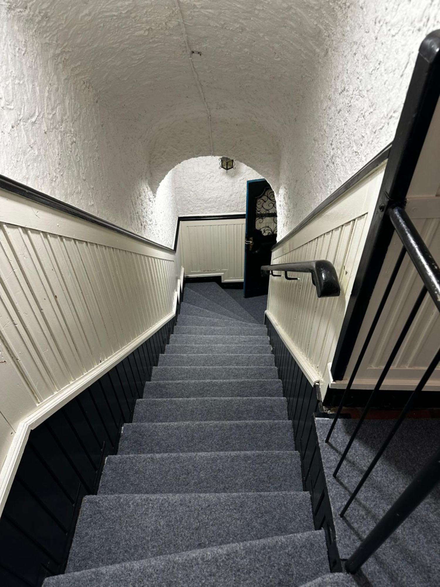 וילאך Hostel Lovely Rooms, City Center, Shared Bathroom, Windows To Corridor מראה חיצוני תמונה
