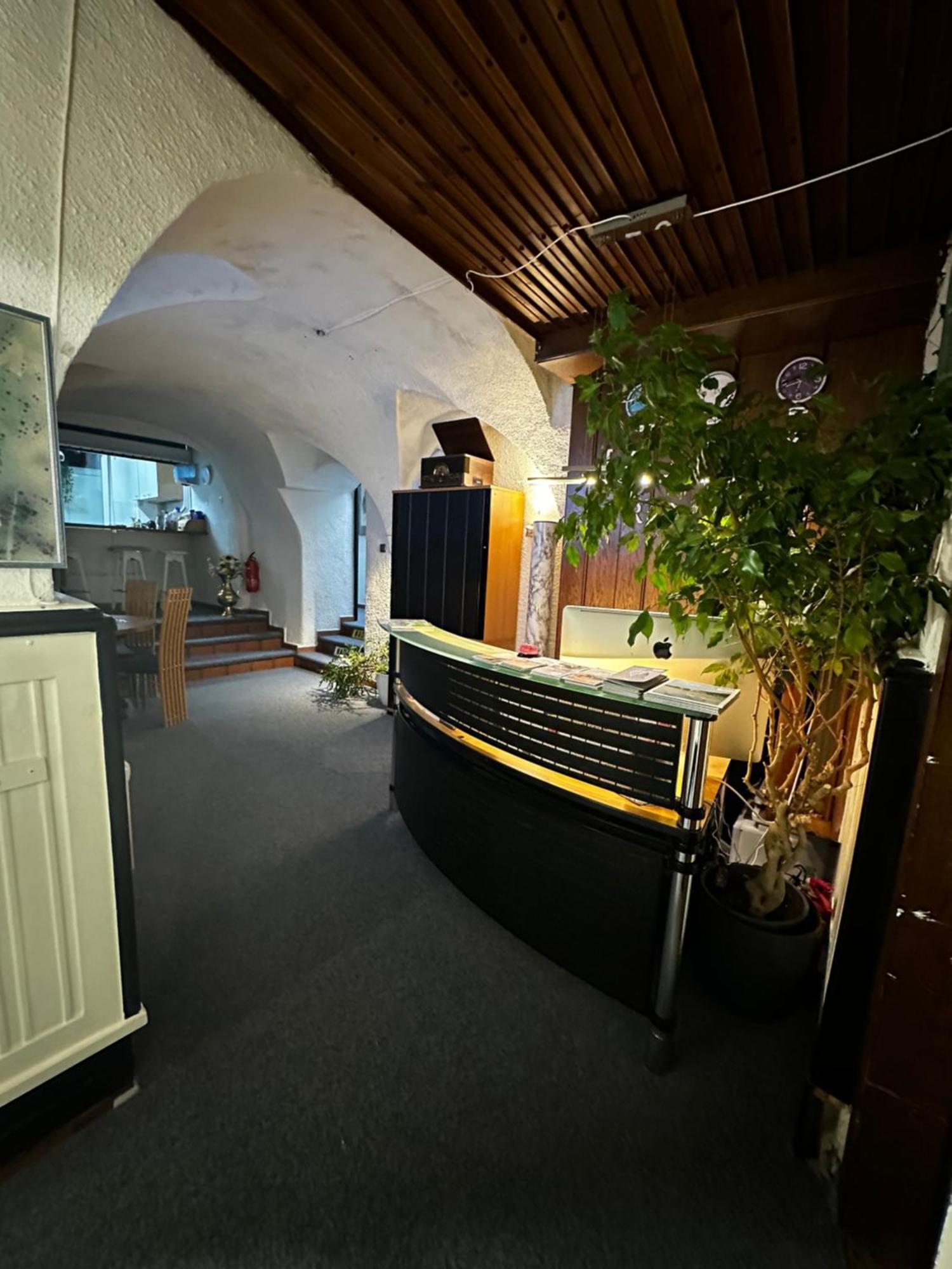 וילאך Hostel Lovely Rooms, City Center, Shared Bathroom, Windows To Corridor מראה חיצוני תמונה