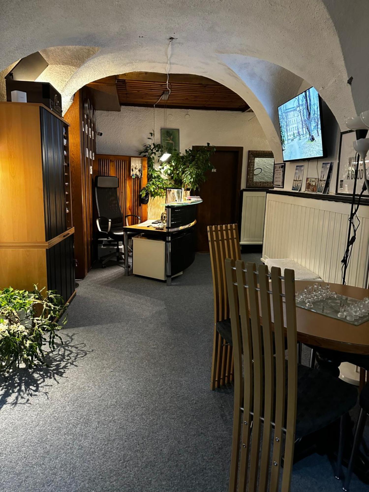וילאך Hostel Lovely Rooms, City Center, Shared Bathroom, Windows To Corridor מראה חיצוני תמונה